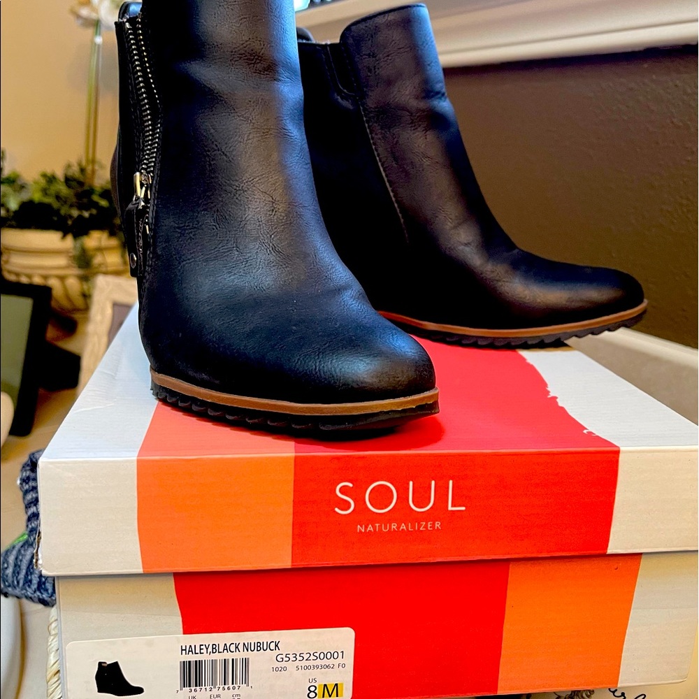 Worn Once! Super Comfortable And Very Stylish. - image 1